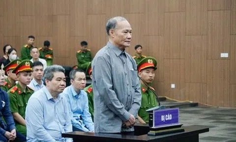 Cựu Thứ trưởng Hoàng Văn Thắng lĩnh án 4 năm tù vì nhận 4,5 tỷ đồng