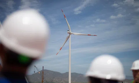 Doanh nghiệp điện mặt trời, điện gió ồ ạt thua lỗ