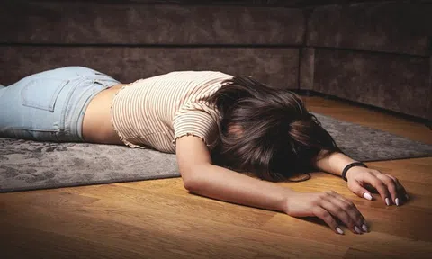 Người phụ nữ 30 tuổi tử vong sau bữa liên hoan, bác sĩ chỉ mặt điểm tên thói quen "chết người"