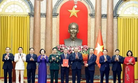 Tổng Bí thư, Chủ tịch nước trao Quyết định bổ nhiệm các thành viên Chính phủ