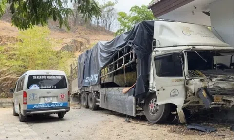 Xe tải lao xuống từ núi Tà Zôn, 3 người tử vong