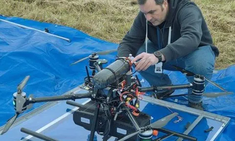 Giải quyết 2 nhược điểm lớn nhất của drone chạy bằng pin lithium