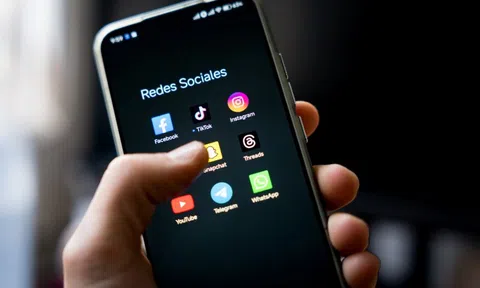 Làn sóng cấm trẻ em dùng mạng xã hội