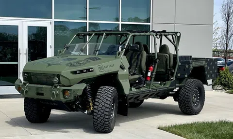 Xe cơ động bộ binh Mỹ M1301 được bán đấu giá