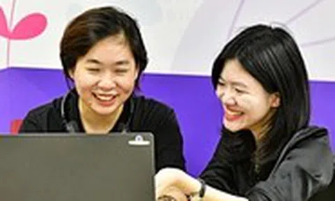 Khuyết tật nhưng không ở lại phía sau: Cô gái nhiều tự ti trở thành nữ chuyên viên đặc biệt