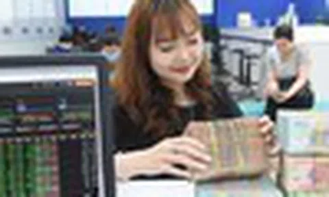 Tiền rẻ có quay lại, chứng khoán sáng cửa bứt phá?