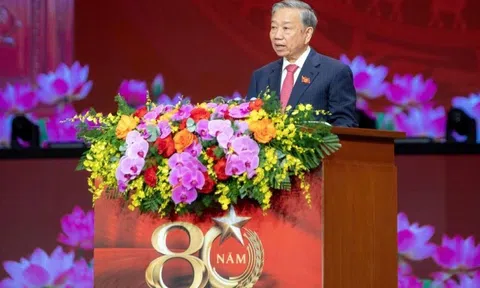 Tổng Bí thư, Chủ tịch nước gửi thư chúc mừng Cảnh sát QLHC về TTXH