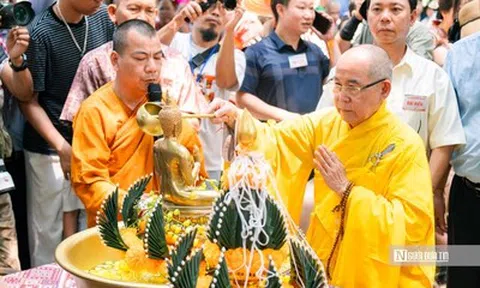 Độc đáo các nghi thức Phật giáo trong Tết Bunpimay của người Lào tại Đắk Lắk