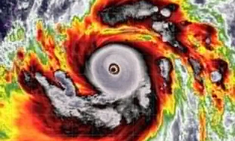 Siêu bão Sinlaku đổi hướng, liệu có vào Biển Đông?