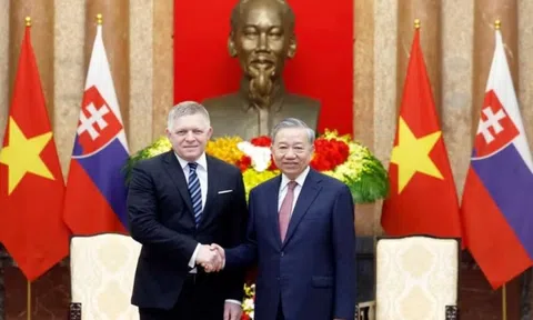 Thủ tướng Slovakia kết thúc chuyến thăm Việt Nam