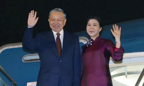 Tổng Bí thư, Chủ tịch nước và Phu nhân lên đường thăm Trung Quốc