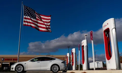 Giá xe điện tại Mỹ giảm, hãng xe 'tái mặt' gồng lỗ