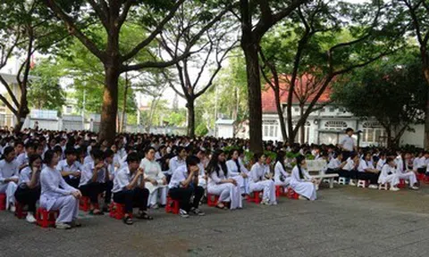 Vùng 2 Hải quân tuyên truyền biển, đảo và thu hút nguồn nhân lực tại TP.HCM