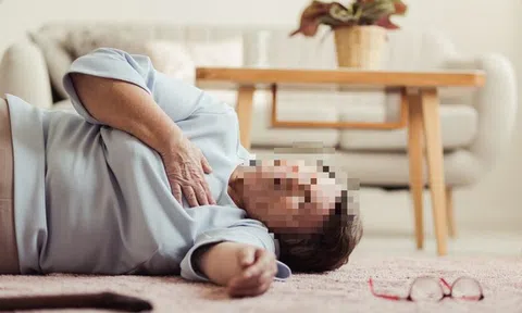 Người phụ nữ 60 tuổi tử vong giữa đêm, bác sĩ cảnh báo ngay thói quen "bào mòn" sức khỏe