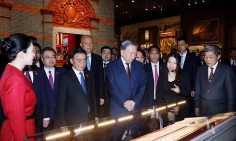 Tổng Bí thư, Chủ tịch nước thăm Bảo tàng Lịch sử ĐCS Trung Quốc
