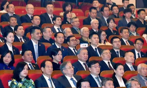 Tổng Bí thư, Chủ tịch nước dự Chương trình nghệ thuật Việt - Trung