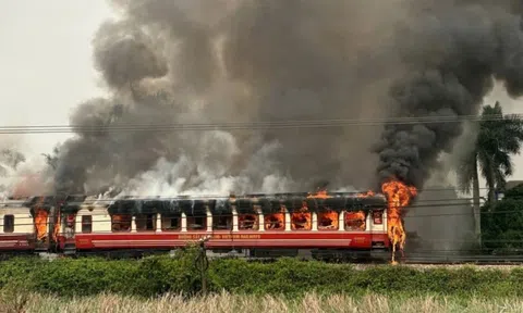 Cháy tàu hỏa ở Hải Phòng