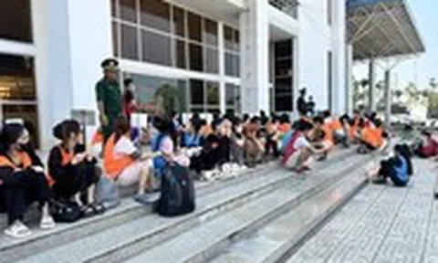 Đồng Tháp tiếp nhận 226 công dân Việt Nam về từ Campuchia