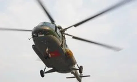 Cận cảnh bộ đội đặc công, không quân nhảy dù từ trực thăng