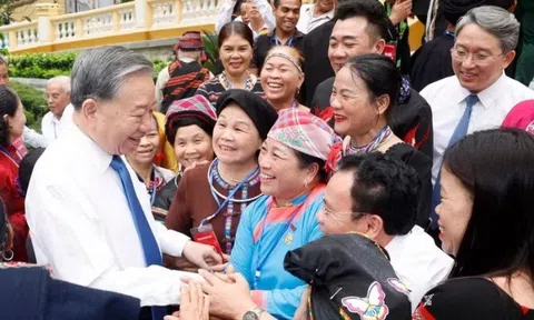 Tổng Bí thư, Chủ tịch nước tiếp các già làng, trưởng bản