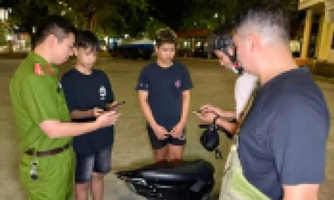 Nhóm livestream cổ vũ đua xe trái phép