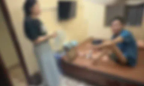 Nhắn tin nhờ công an phường, người phụ nữ tìm được cha sau 30 năm