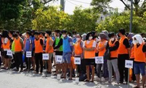 Tiếp nhận 12 công dân Đắk Lắk trở về từ Campuchia, điều tra đường dây 'việc nhẹ, lương cao'