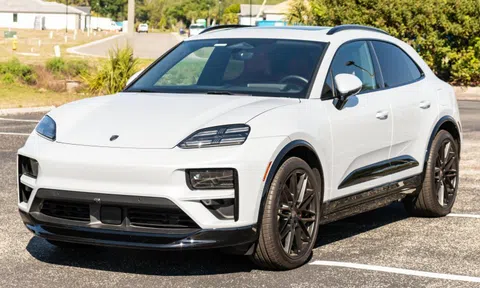 Xe điện Porsche Macan Turbo Electric rớt giá hơn 33.000 USD sau 1 năm