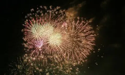 Quảng Ngãi: Bắn pháo hoa 4 điểm mừng Tết Nguyên đán 2023