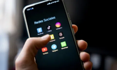 Làn sóng cấm trẻ em dùng mạng xã hội