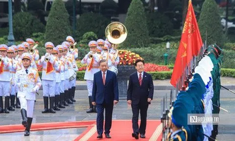 21 loạt đại bác chào mừng Tổng thống Hàn Quốc thăm Việt Nam