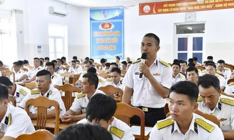 Lữ đoàn 167 Vùng 2 Hải quân tổ chức đối thoại dân chủ