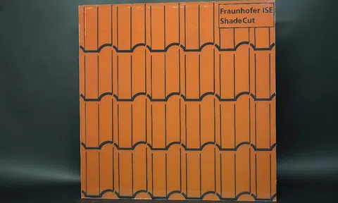 Hiệu suất đáng kinh ngạc của tấm pin năng lượng mặt trời nhìn giống ngói lợp mái nhà