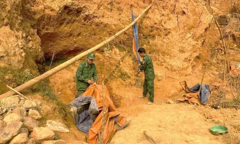 Truy quét 'điểm nóng' đào đãi vàng trái phép tại Huế