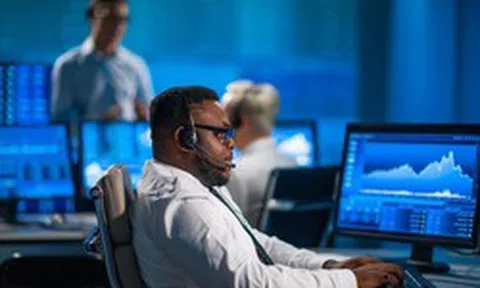 Khối ngoại bán ròng trong phiên VN-Index tăng 22 điểm, một cổ phiếu bluechip bị "xả" gần 300 tỷ đồng