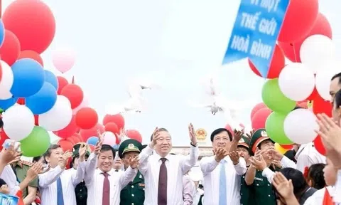 Tổng Bí thư, Chủ tịch nước dự Lễ thượng cờ 'Thống nhất non sông'