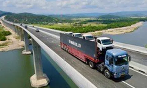 Ngày đầu khai thác 58km cao tốc Bắc - Nam qua Đắk Lắk