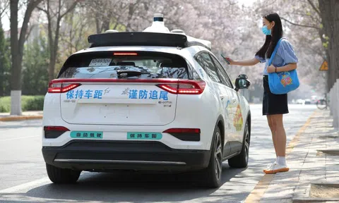 Trung Quốc tạm dừng cấp phép robotaxi mới sau sự cố của Baidu