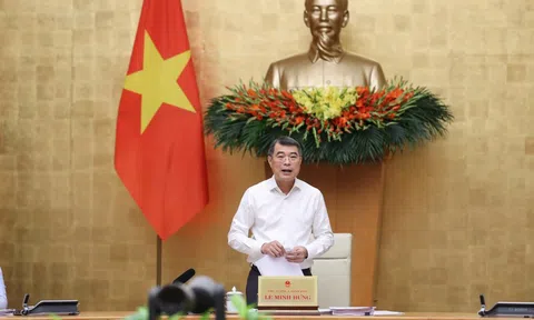 Thủ tướng chủ trì phiên họp thường kỳ đầu tiên của Chính phủ mới