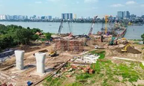 Những trụ đầu tiên của cây cầu gần 16.000 tỉ đã thành hình