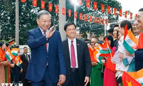 Tổng Bí thư, Chủ tịch nước Tô Lâm gặp gỡ cộng đồng người Việt Nam tại Ấn Độ