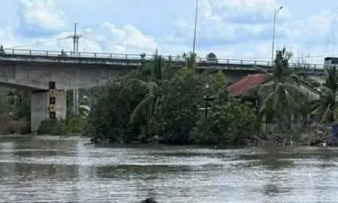 Phát hiện thi thể nhân viên trường cấp 3 trên sông ở Cà Mau