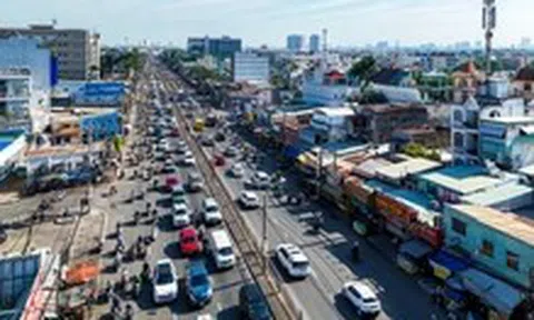 TP.HCM hỗ trợ người dân giải tỏa mặt bằng làm quốc lộ 13 nhằm kịp mốc ngày 30-7
