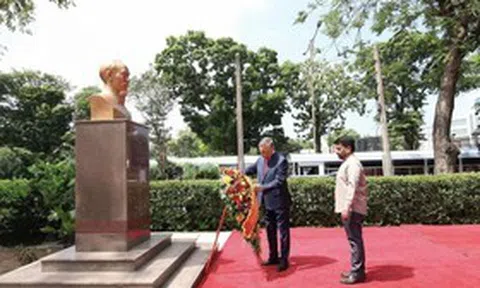 Tổng Bí thư, Chủ tịch nước Tô Lâm tưởng niệm Chủ tịch Hồ Chí Minh tại Sri Lanka