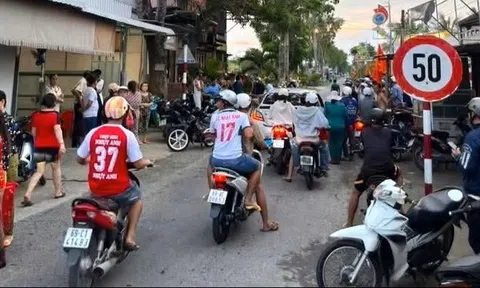 Nhóm thanh niên mang hung khí lao vào quán, một người tử vong
