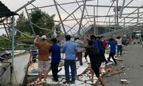 Mưa dông làm 47 căn nhà ở Đồng Tháp bị tốc, sập mái