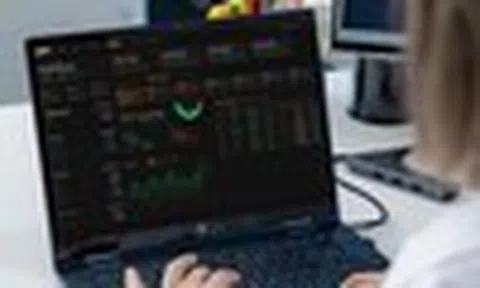 VN-Index trở lại vùng đỉnh lịch sử và “hiệu ứng Vin”