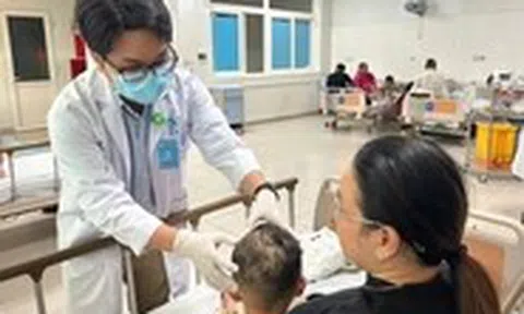 Bé trai 5 tuổi bị chó cắn rách da đầu, lộ xương sọ