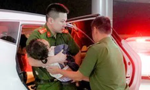 Xuyên đêm vào rừng tìm kiếm bé gái 5 tuổi rơi xuống khe đá sâu gần 10m