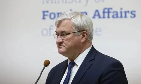 Ukraine đề nghị châu Âu làm trung gian cho "lệnh ngừng bắn sân bay" với Nga